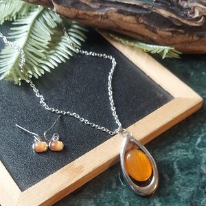 S321 Minimalist Silvertone Teardrop Cats Eye Pendant Necklace & Earring Set